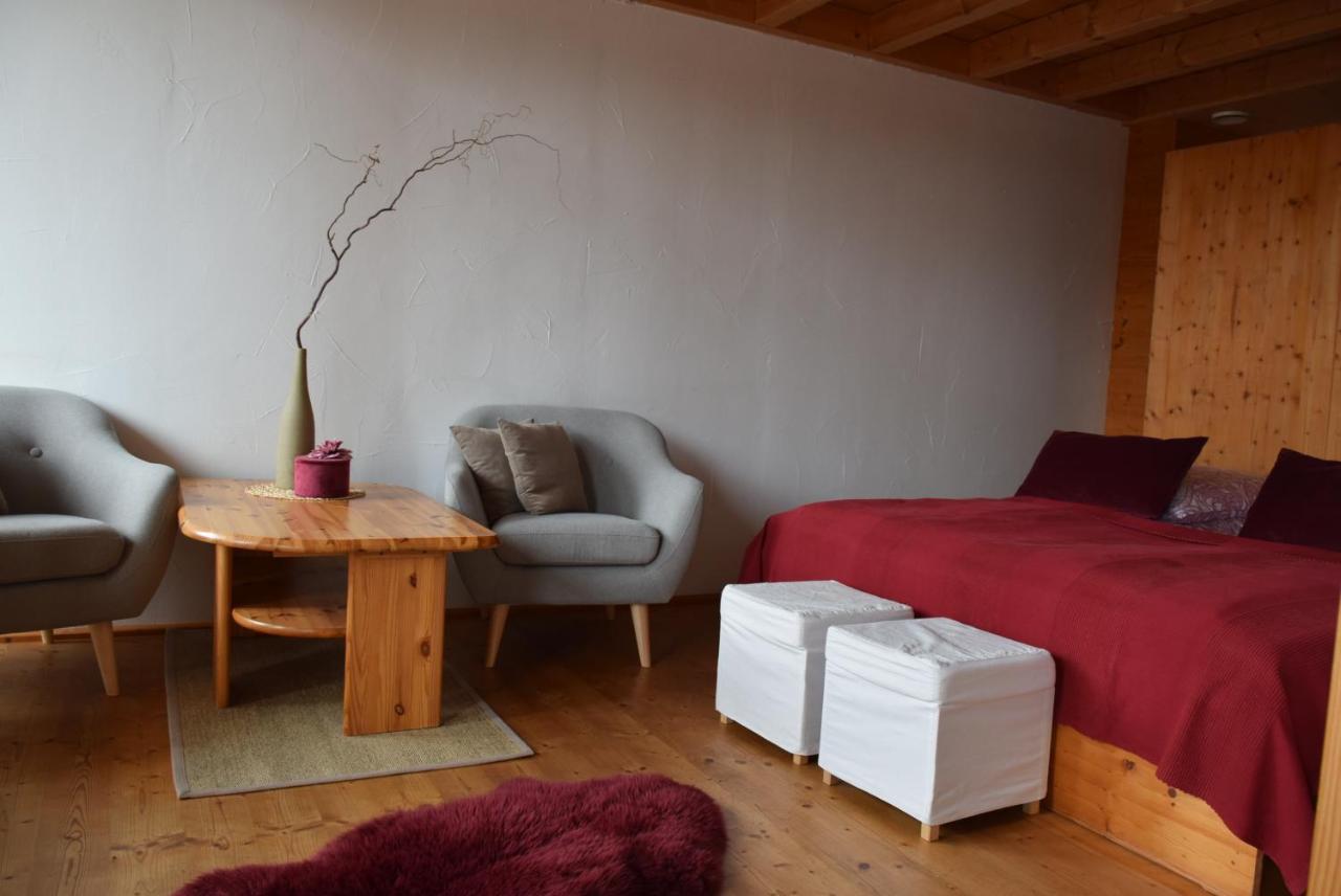 Forstbauer Apartment Милщат Екстериор снимка